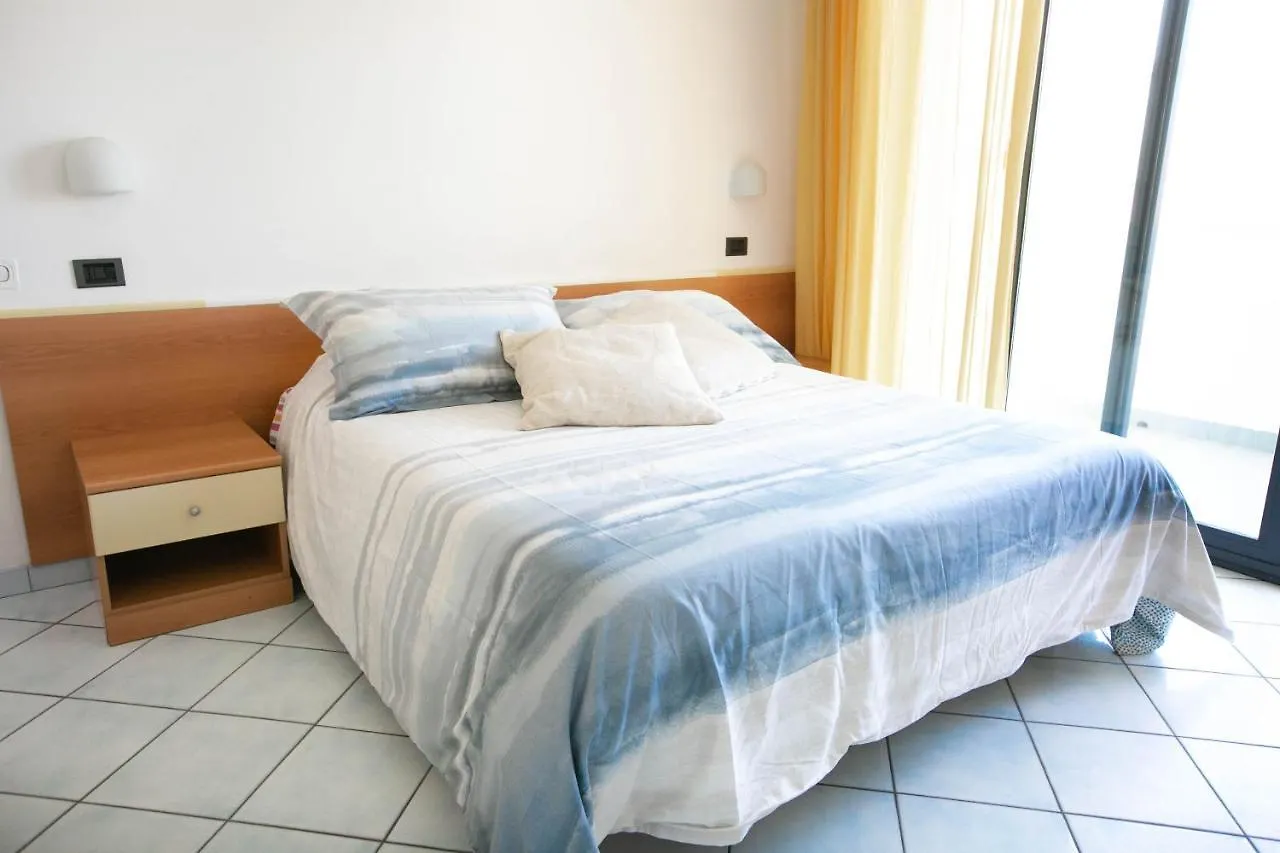 Villa Dei Pini Rimini Aparthotel
